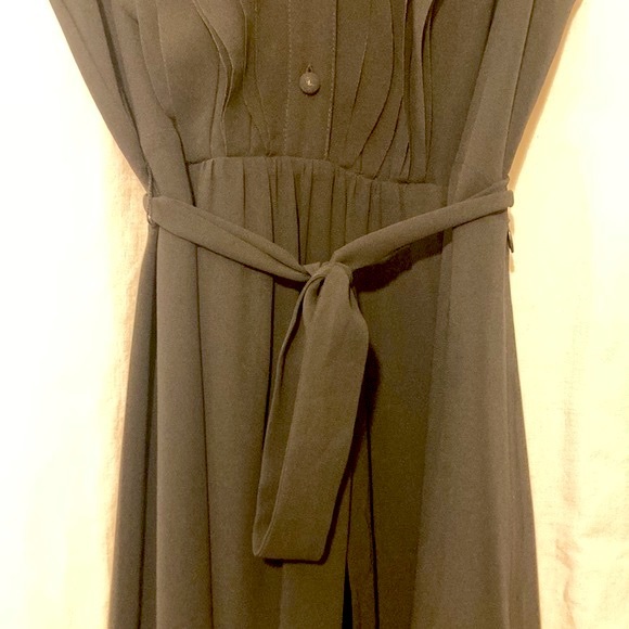 NWT Ann Taylor LOFT sleeveless black dress, ruffle collar, button front, size 4 - Picture 6 of 15